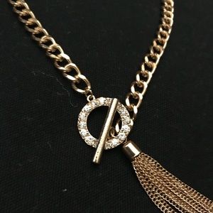 Toggle link necklace